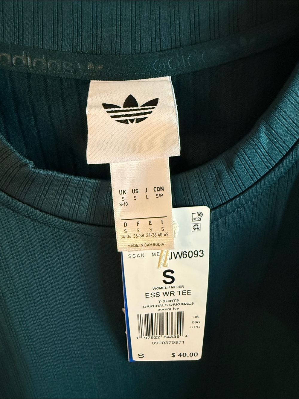 adidas women’s original Ivy Trefoil tee and Bottoms - Picture 5 of 13